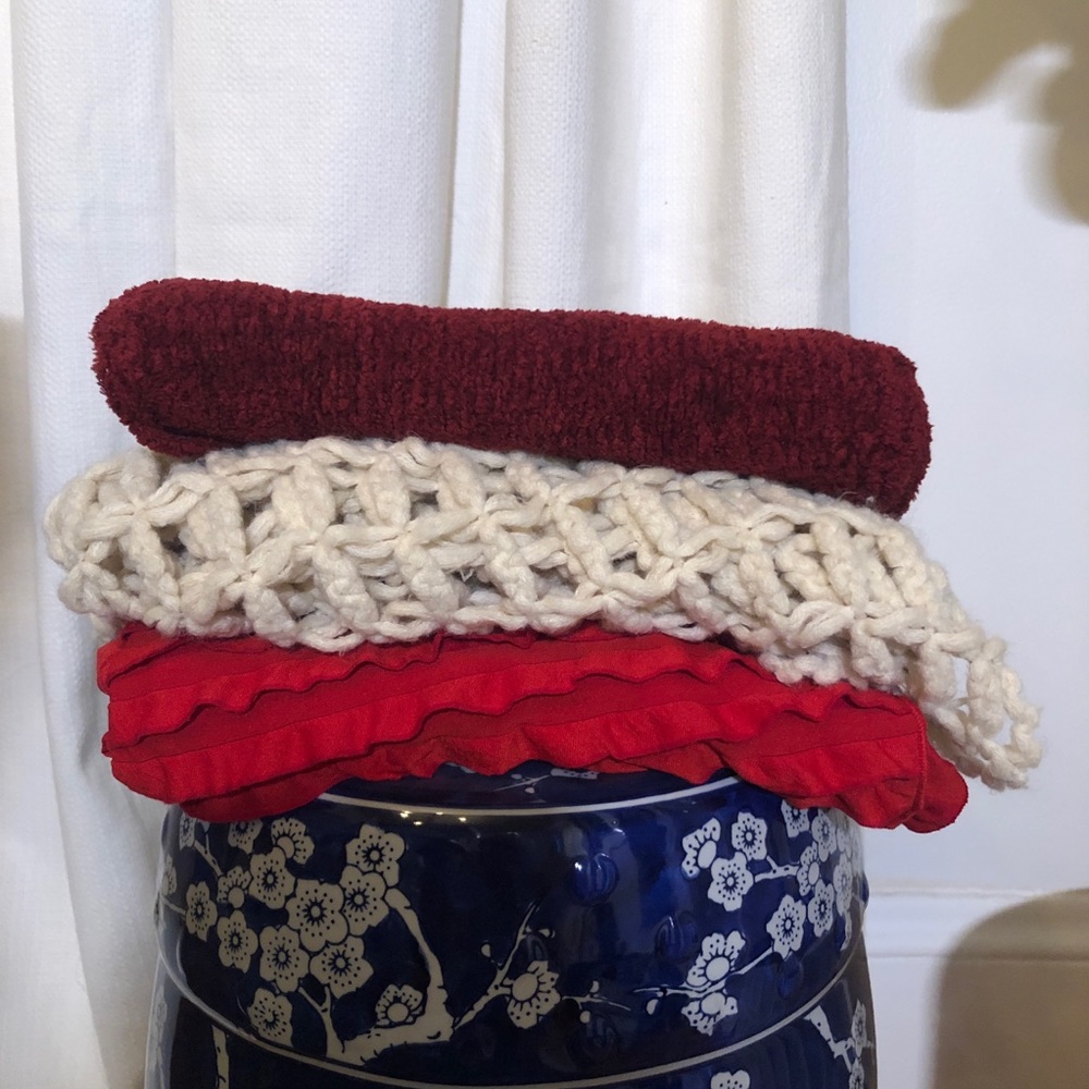 💥3 for $20 💥 Three scarf bundle